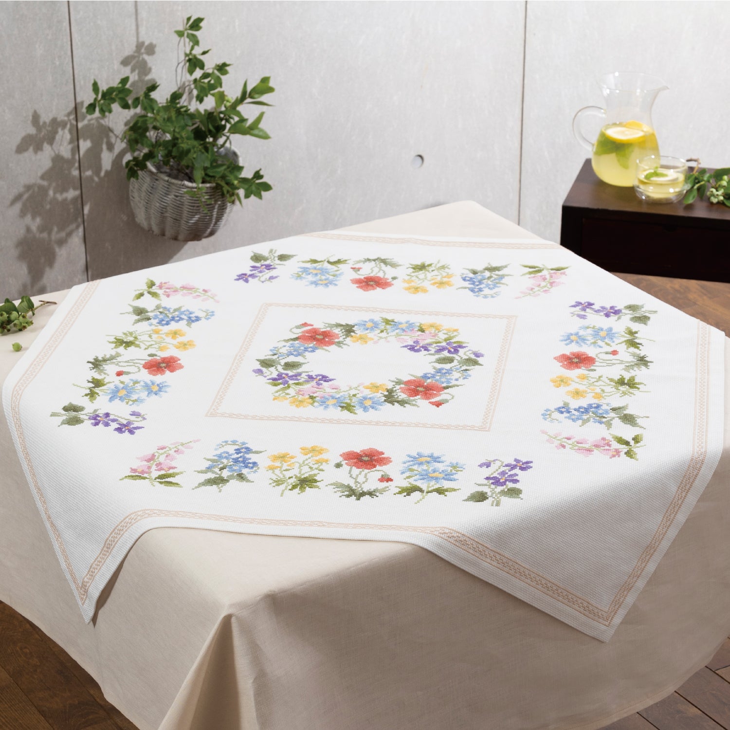 No.1206 Spring flower tablecloth