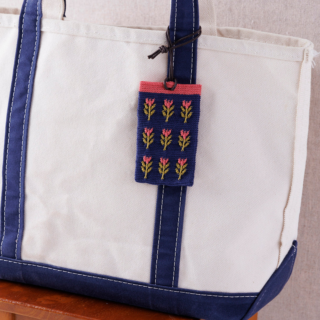 Flower Pass Case Pattern