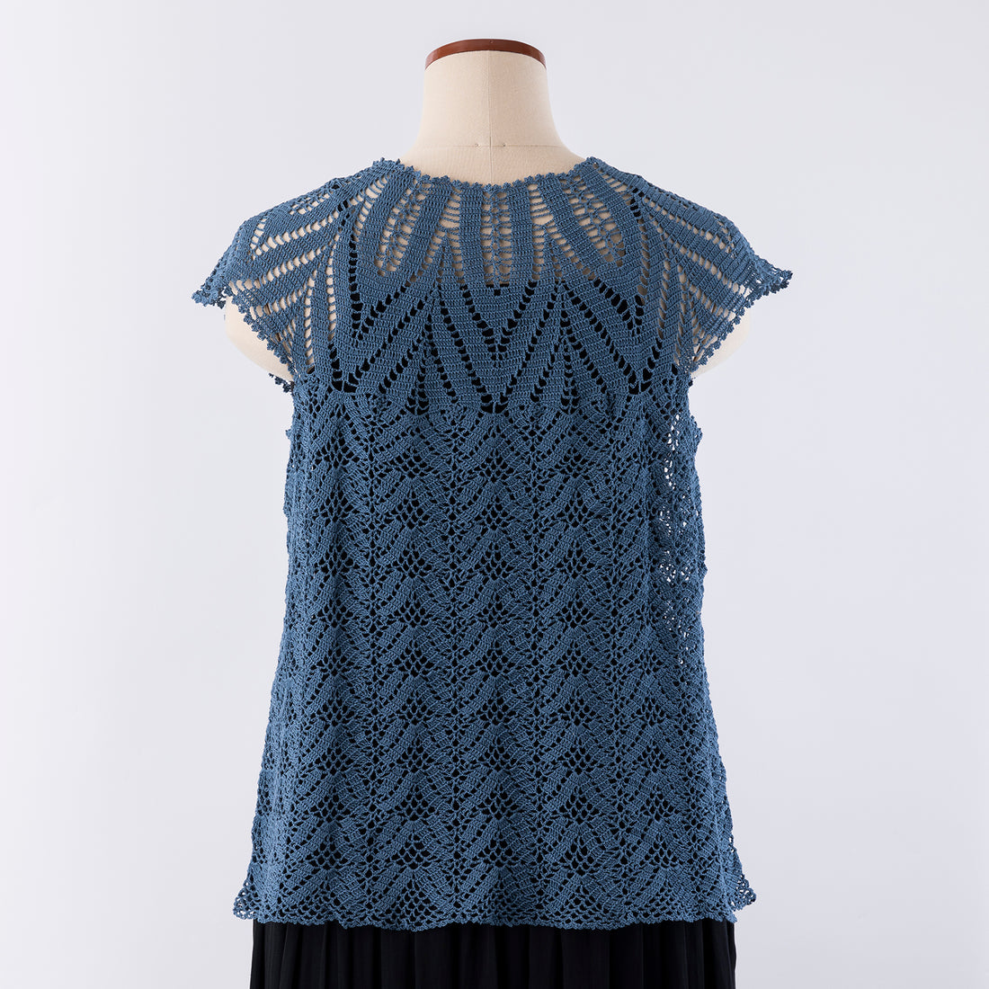 French pull stitch pattern for openwork round yoke