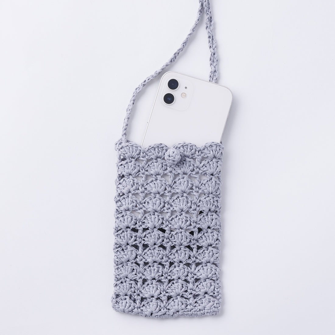 You can make it with just one ball! Shell pattern smartphone pouch knitting pattern