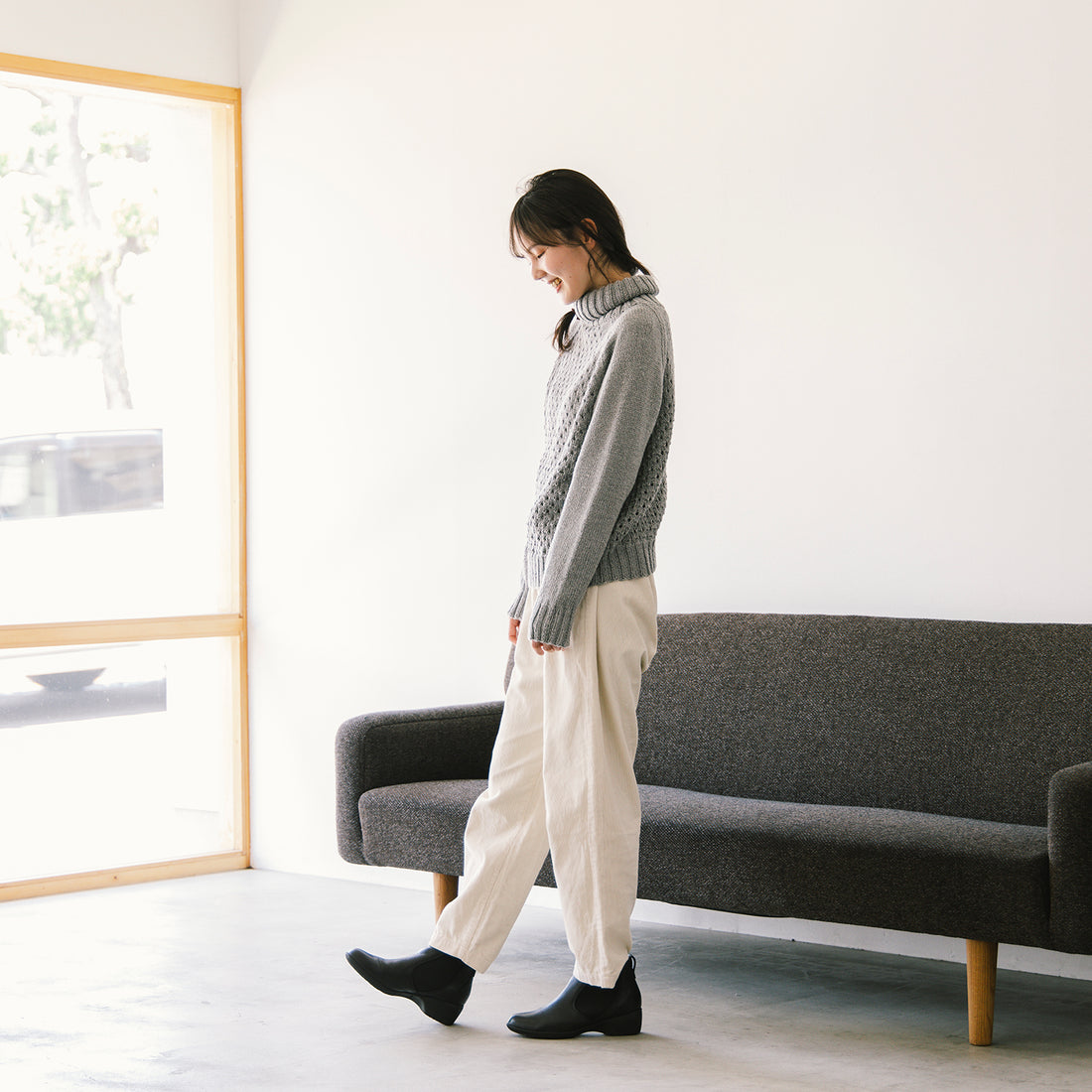 Pattern for knitting a winter sweater with slim sleeves