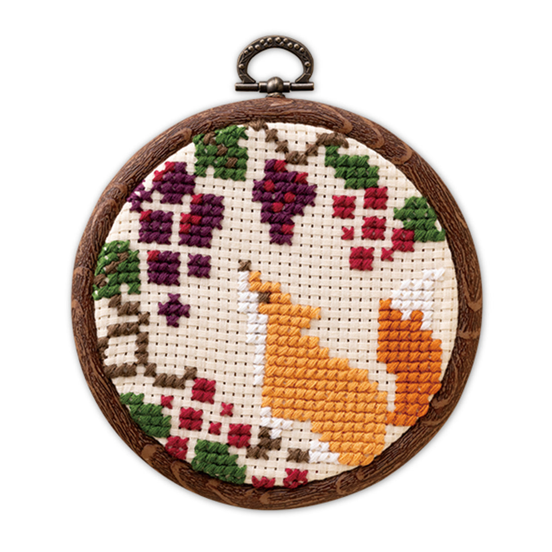 No.7610 A fox looking at autumn harvest