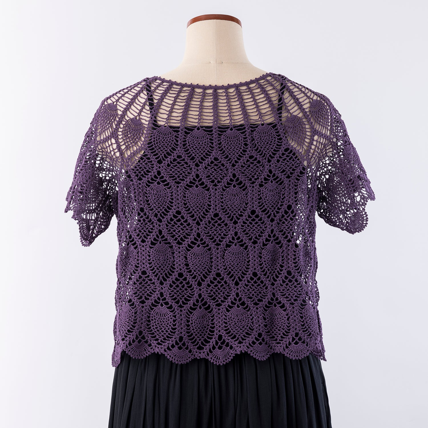 Pineapple pattern round yoke bolero