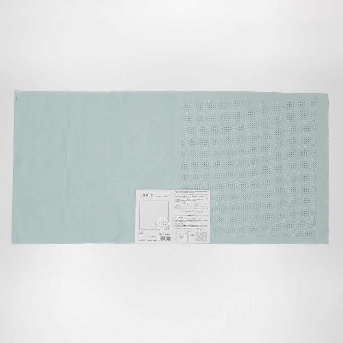 Sashiko Sampler H-4021, Sarashimomen with Hitomezashi guide, 5mm dot grid (light blue)