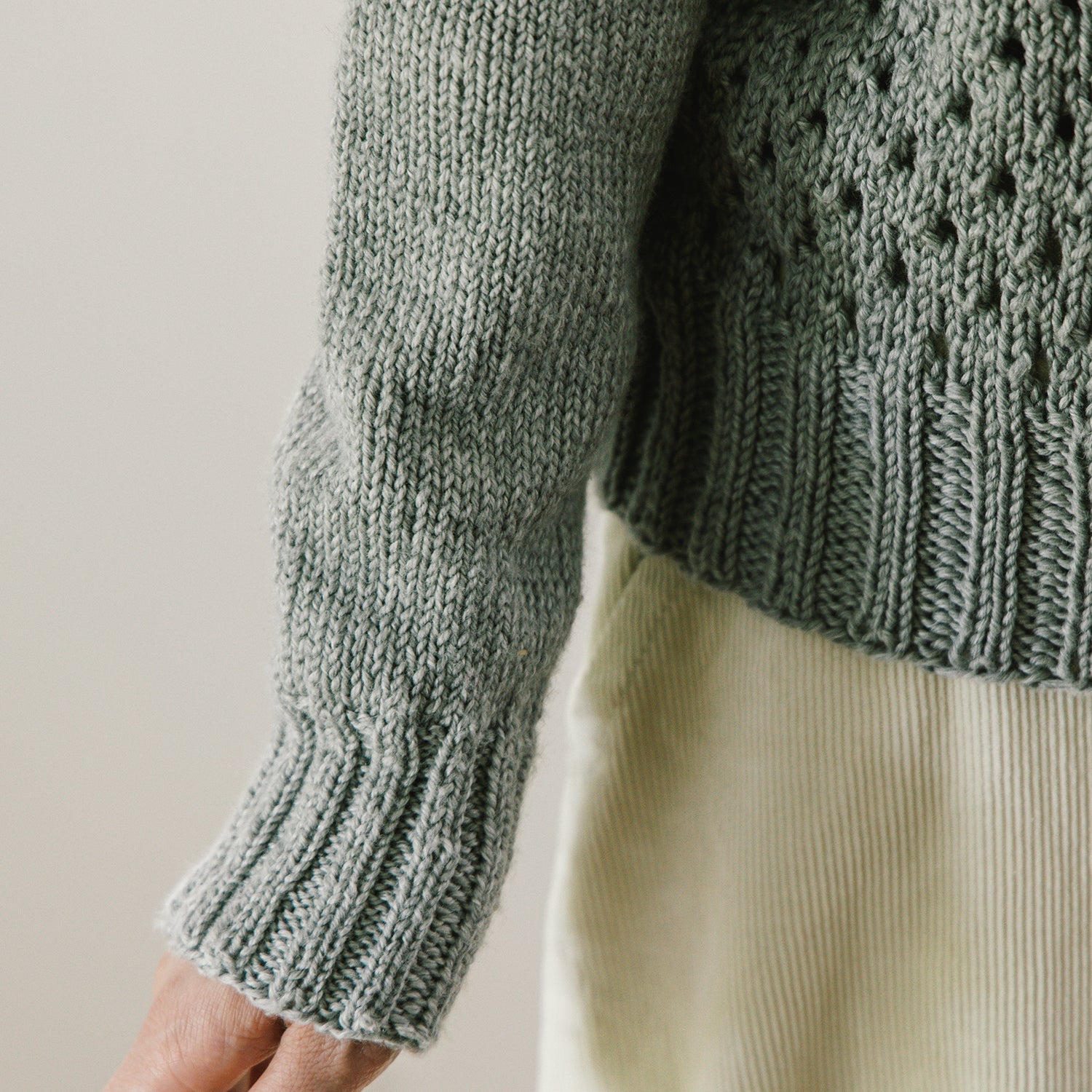 冬の袖まわりすっきりセーター編図