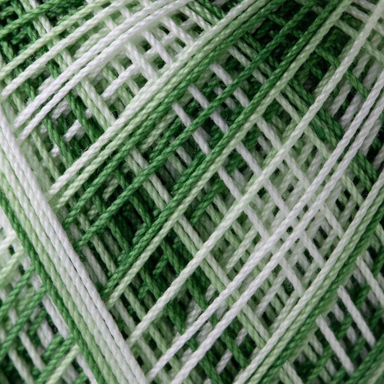 Gold Label No. 40 lace yarn, 10g ball, shaded